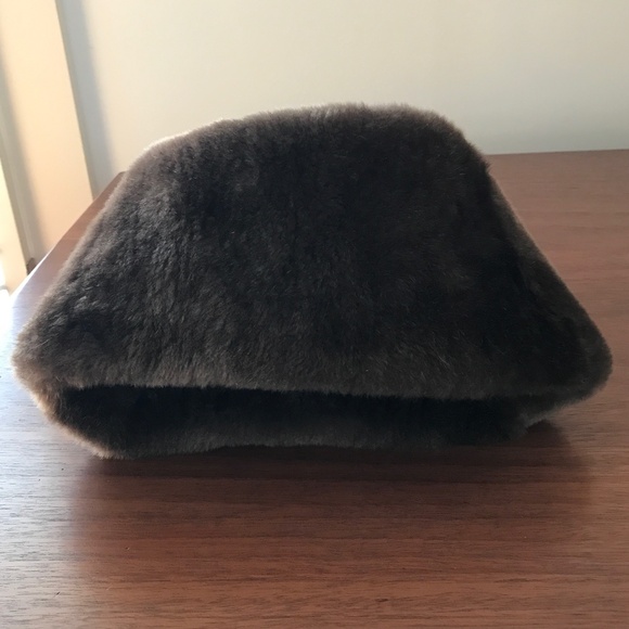 LUXURY SHEARED MINK PILL BOX HAT - Picture 2 of 8